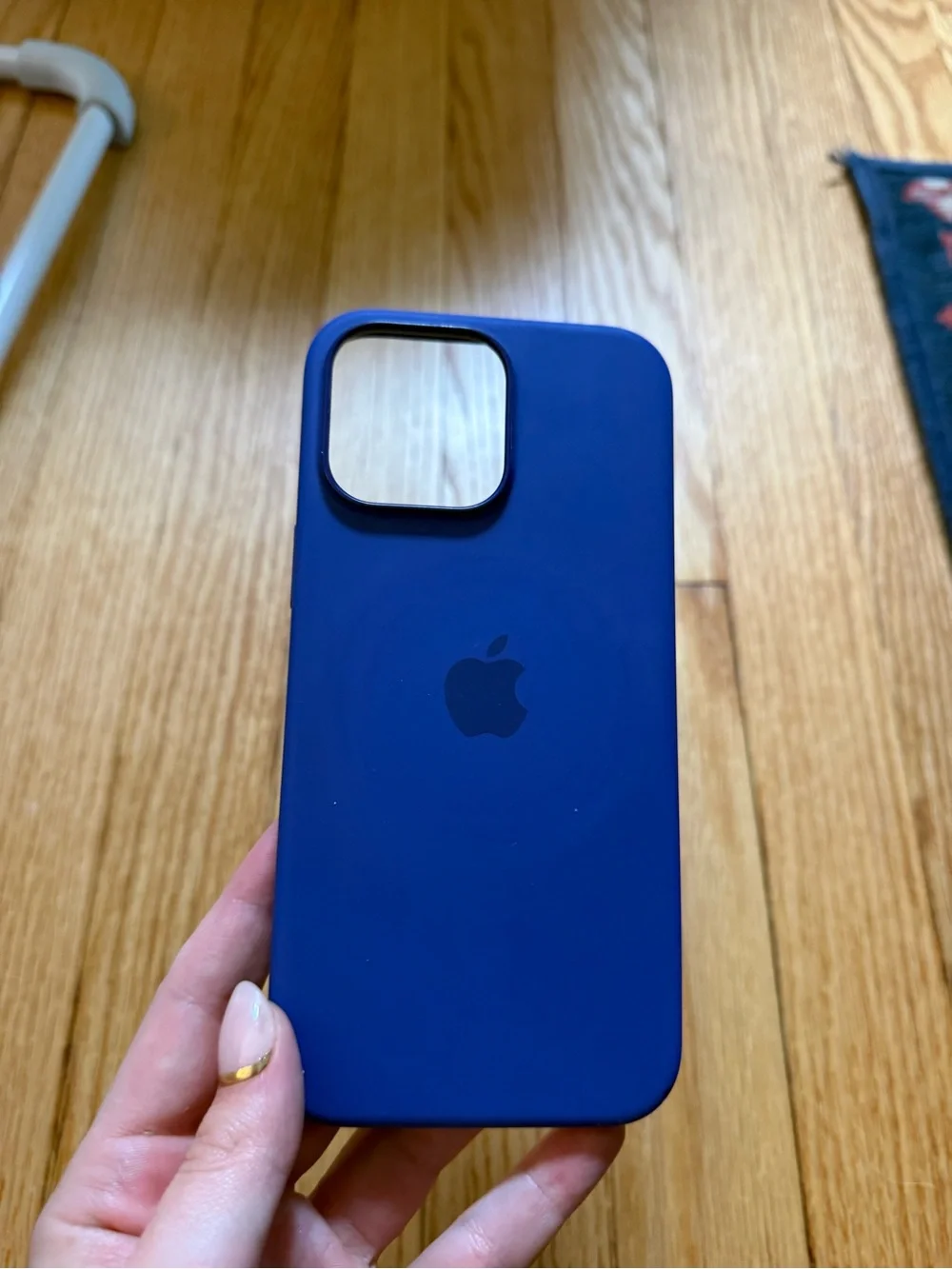 Apple iPhone 16 pro max silicone case with MagSafe ultramarine